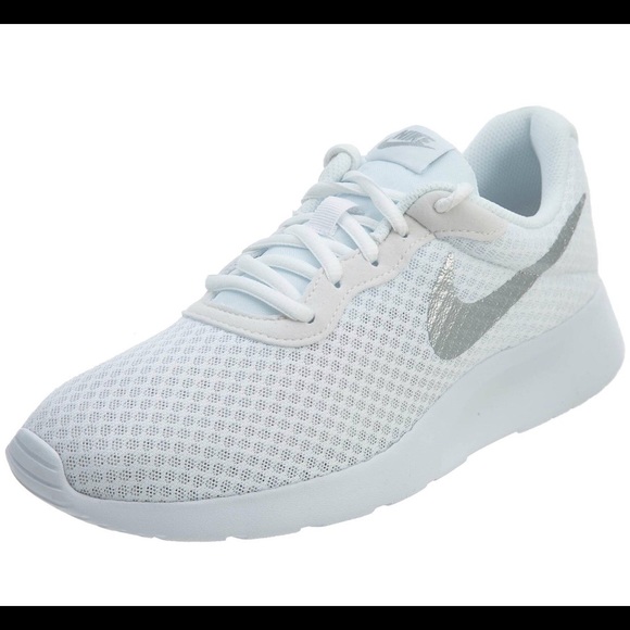 nike tanjun silver